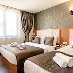 The Camelot Estambul