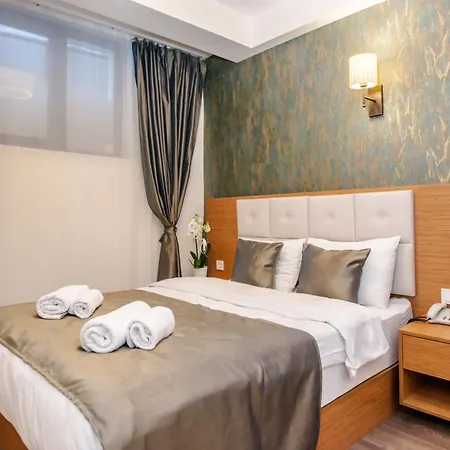 The Camelot Hotel 3*