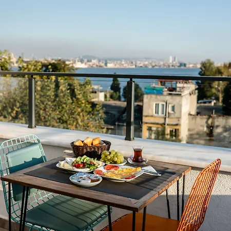 Hotel The Camelot 3*