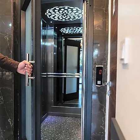 Hotel The Camelot 3*