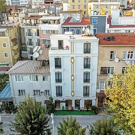 The Camelot Szálloda 3*