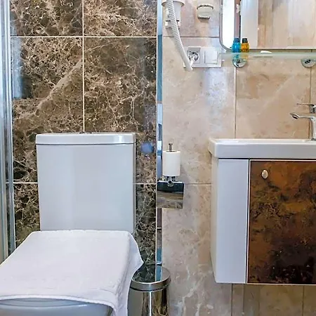 The Camelot Szálloda 3*